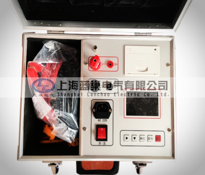 LCHL-200S智能回路電阻測試儀是根據中華人民共和國新電力執行標準DL/T845.4-2004，采用高頻開關電源技術和數字電路技術相結合設計而成。它適用于開關控制設備回路電阻的測量。